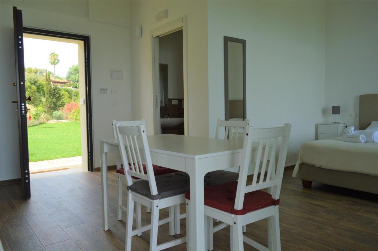 Casale Adriatico B&B Pineto Eksteriør billede